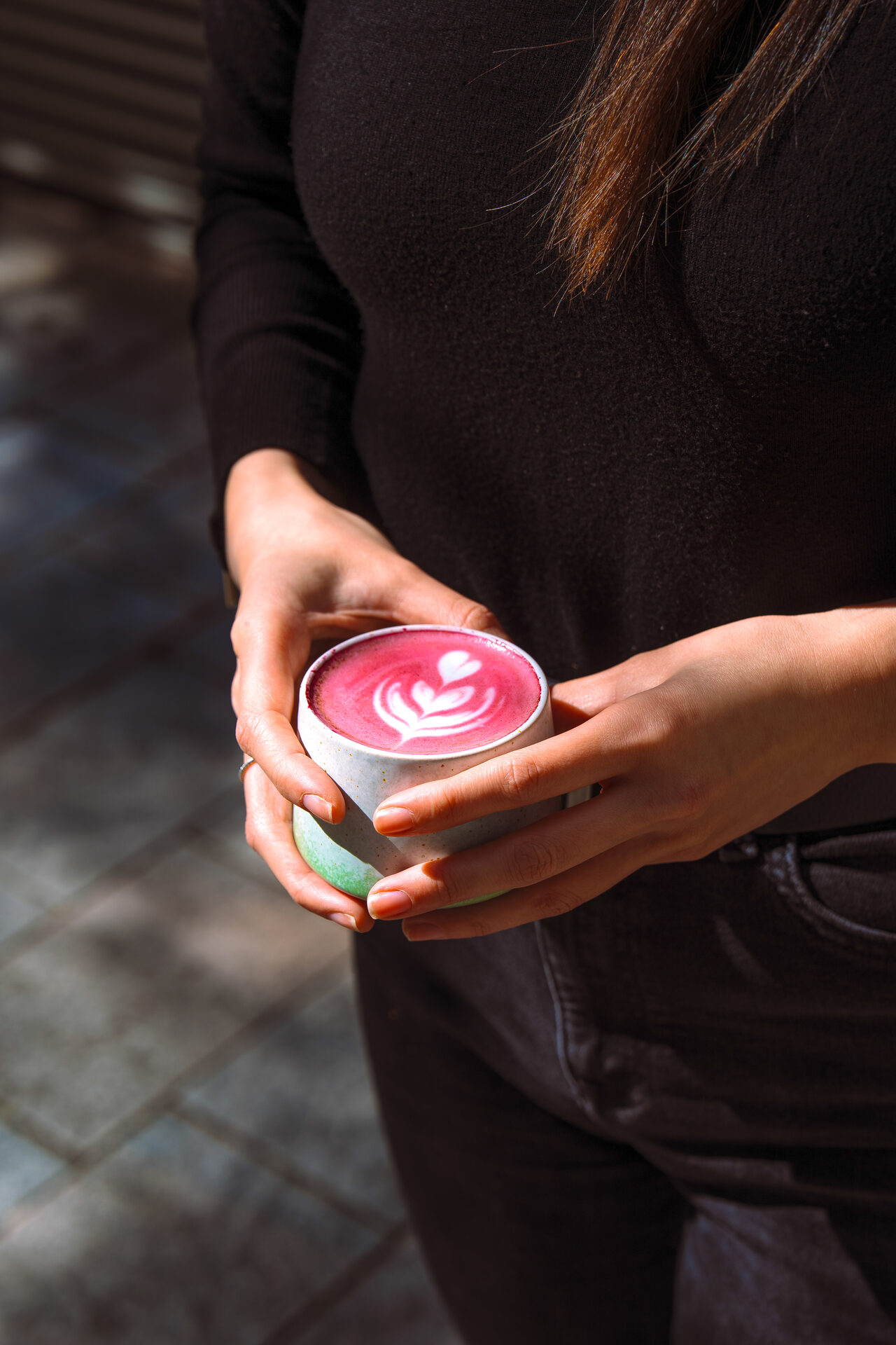 Latte rosa en Bali Coffee Girona